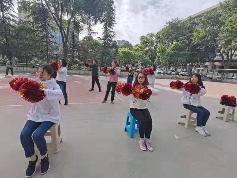 School of Earth Sciences Participated in the First Cheerleading